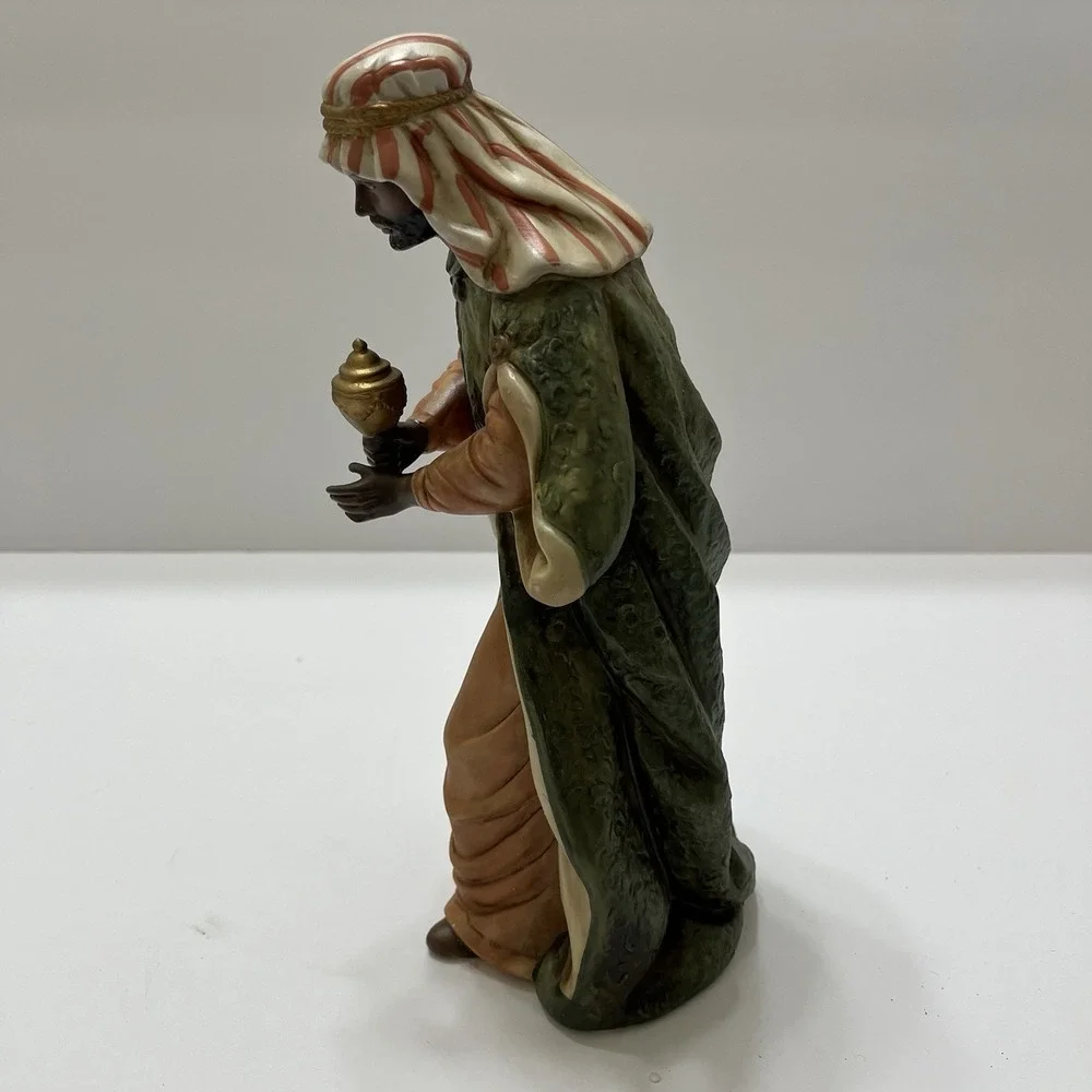 Christmas Grandeur Noel Porcelain Nativity Wise Man Replacement Figure 1999